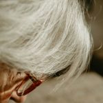 Effet de la Bétadine sur les cheveux blancs